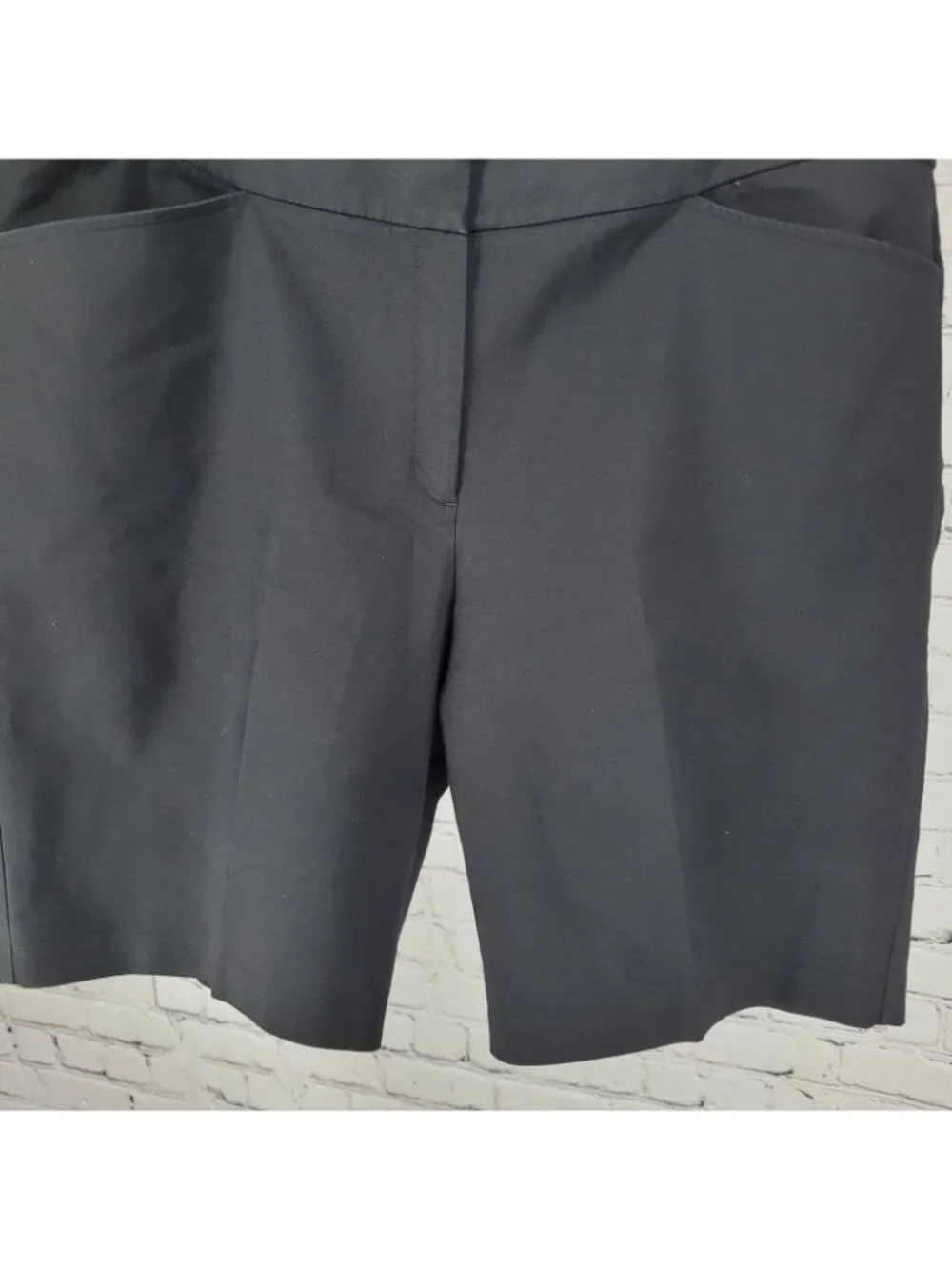 Chico's Black High Rise Stretch Slash Pockets Chino Shorts 3 US 16 (38x9)